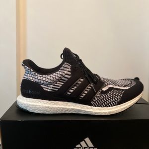 Mens Adidas Size UltraBoost 5.0 DNA Black White
